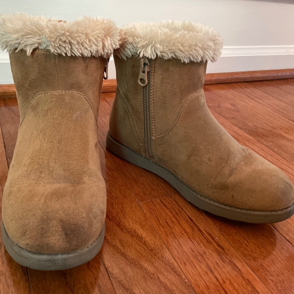 Cat & Jack Girls Faux Fur Lined Boots, Georgeina Style, Tan, Size 2